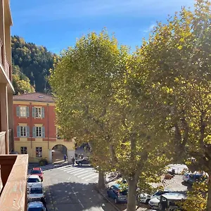 charmant-appartement-renove-au-coeur-du-village.fr-provencehotel.com/
